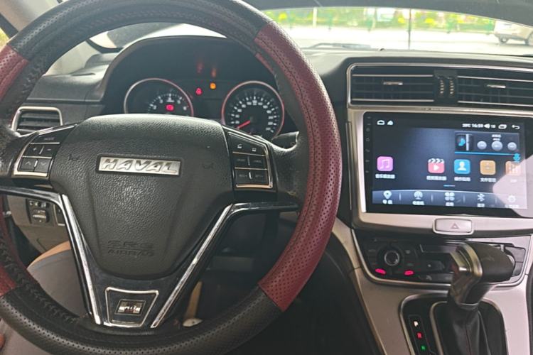 Used Haval H6 2015 Sport Edition 1.5T Automatic Two-Wheel Drive Luxury Model Center Console