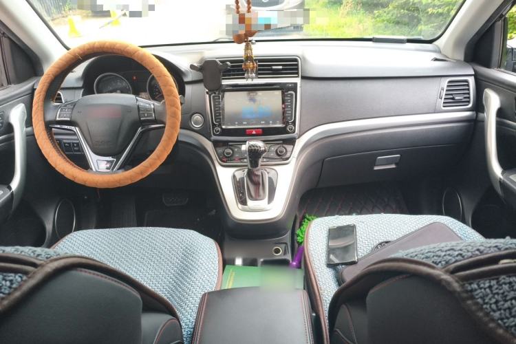 Used Haval H6 2015 Sport Edition 1.5T Automatic Two-Wheel Drive Luxury Model Center Console