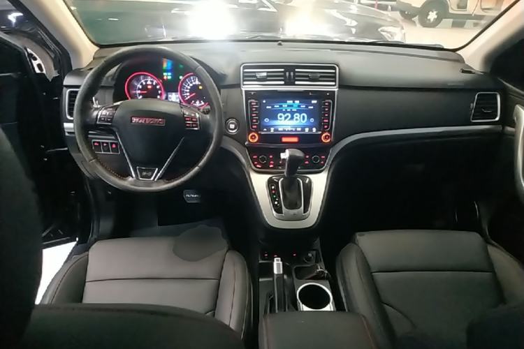 Used Haval H6 2015 Sport Edition 1.5T Automatic Two-Wheel Drive Luxury Model Center Console