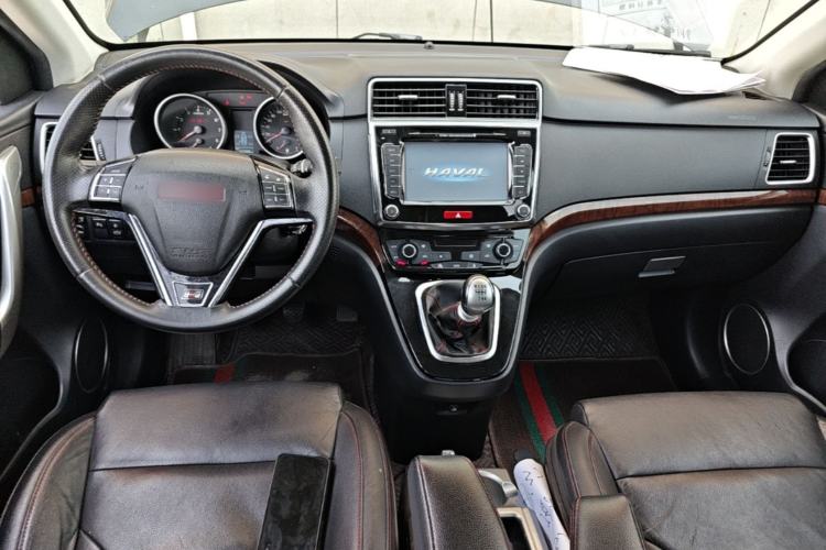 Used Haval H6 2015 Sport Edition 1.5T Manual Two-Wheel Drive Elite Model Center Console