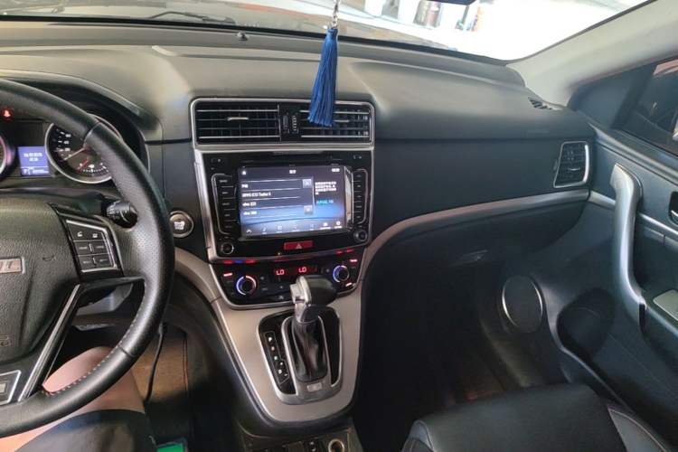 Used Haval H6 2015 Sport Edition 1.5T Automatic Two-Wheel Drive Luxury Model Center Console