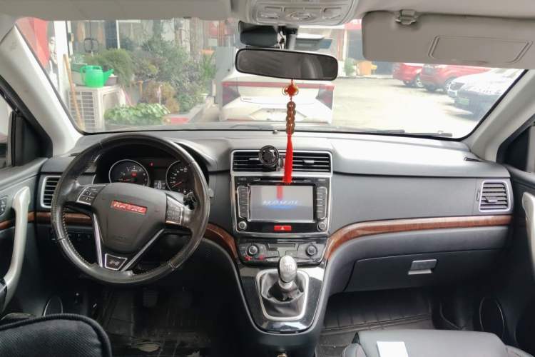 Used Haval H6 2015 Sport Edition 1.5T Manual Two-Wheel Drive Elite Model Center Console
