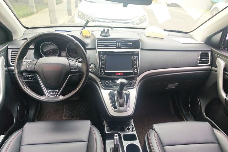 Used Haval H6 2015 Sport Edition 1.5T Automatic Two-Wheel Drive Luxury Model Center Console