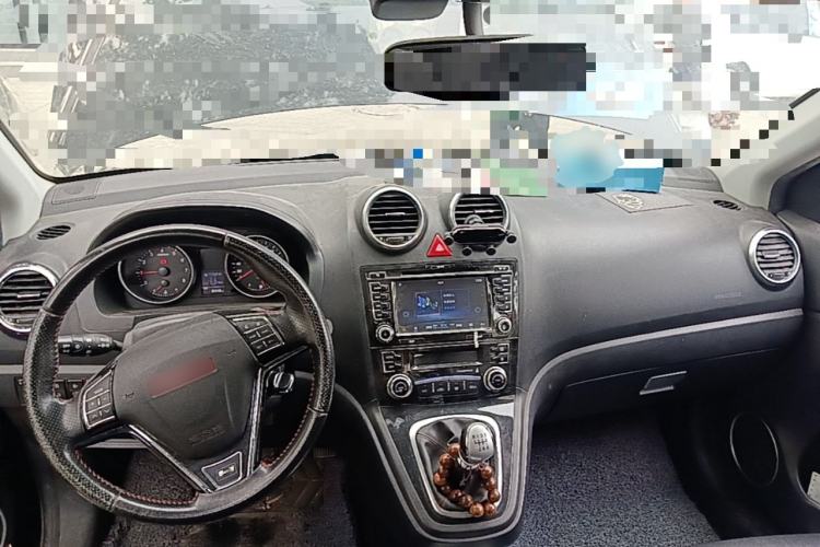 Used Haval H6 2015 Upgraded Model 1.5T Manual Two-Wheel Drive Elite Version Center Console