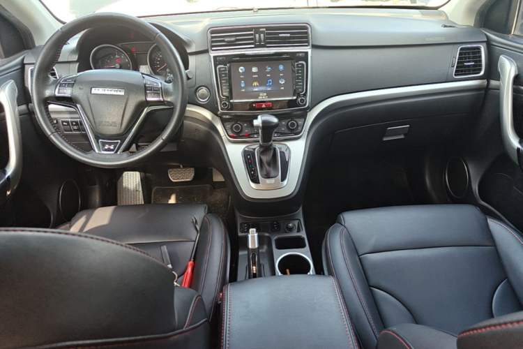 Used Haval H6 2015 Sport Edition 1.5T Automatic Two-Wheel Drive Luxury Model Center Console
