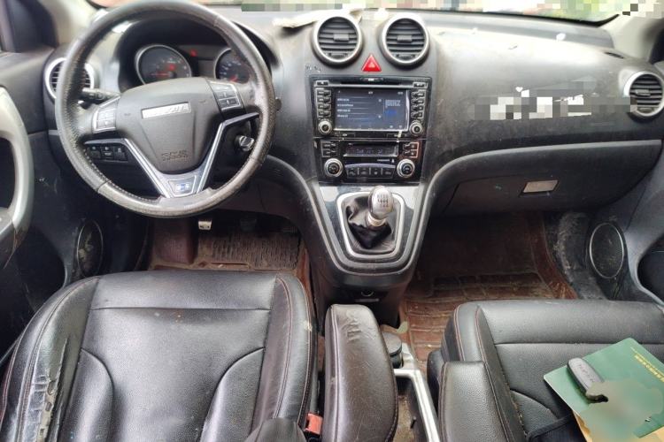 Used Haval H6 2015 Upgraded Model 1.5T Manual Two-Wheel Drive Elite Version Center Console