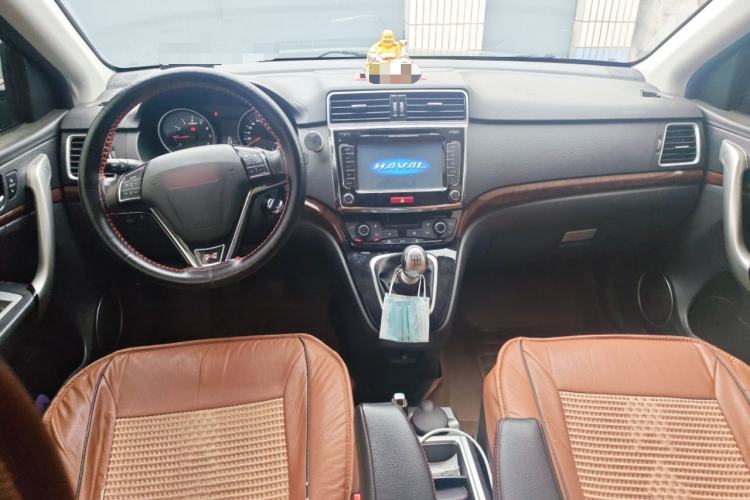 Used Haval H6 2015 Sport Edition 1.5T Manual Two-Wheel Drive Elite Model Center Console
