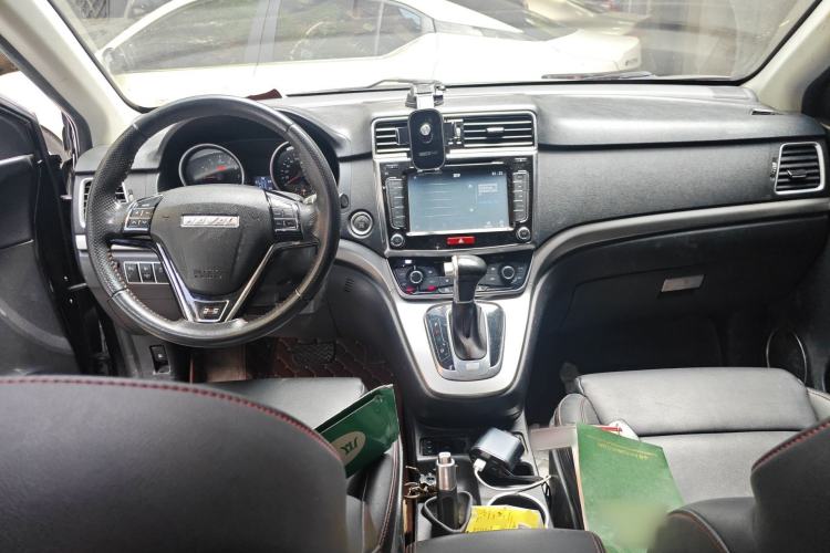 Used Haval H6 2015 Sport Edition 1.5T Automatic Two-Wheel Drive Luxury Model Center Console