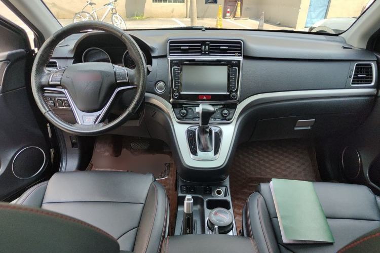 Used Haval H6 2015 Sport Edition 1.5T Automatic Two-Wheel Drive Luxury Model Center Console