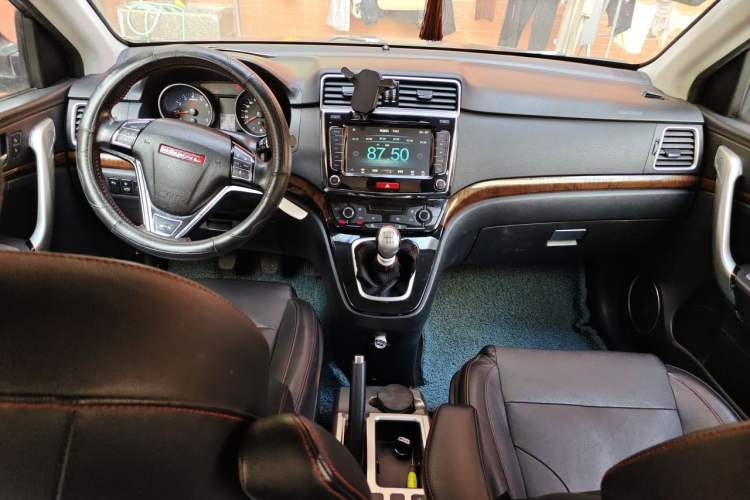 Used Haval H6 2015 Sport Edition 1.5T Manual Two-Wheel Drive Elite Model Center Console