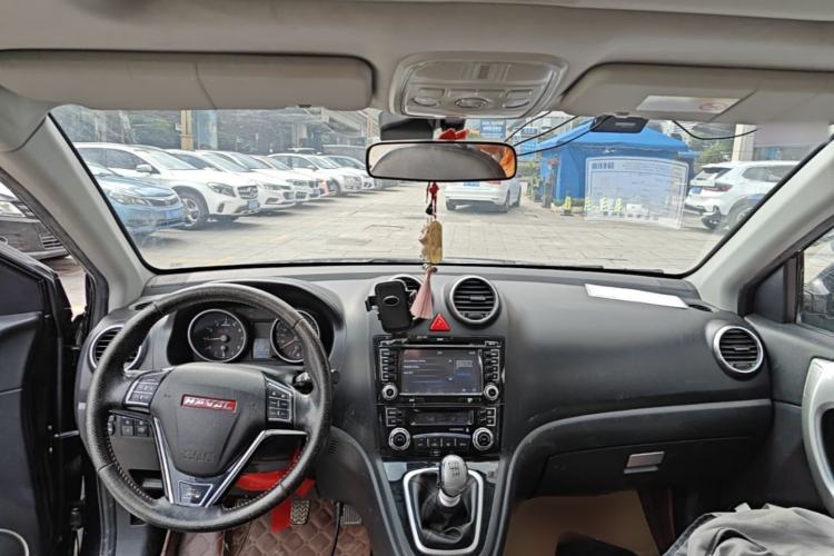 Used Haval H6 2015 Upgraded Model 1.5T Manual Two-Wheel Drive Elite Version Center Console