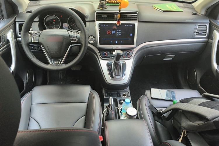 Used Haval H6 2015 Sport Edition 1.5T Automatic Two-Wheel Drive Luxury Model Center Console