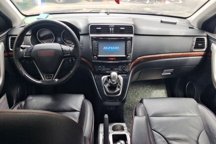 Used Haval H6 2015 Sport Edition 1.5T Manual Two-Wheel Drive Elite Model Center Console