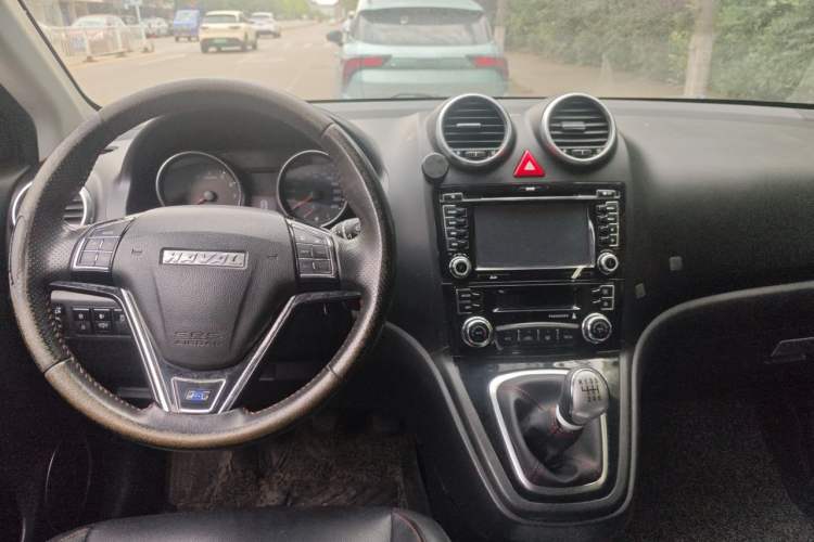 Used Haval H6 2015 Upgraded Model 1.5T Manual Two-Wheel Drive Elite Version Center Console