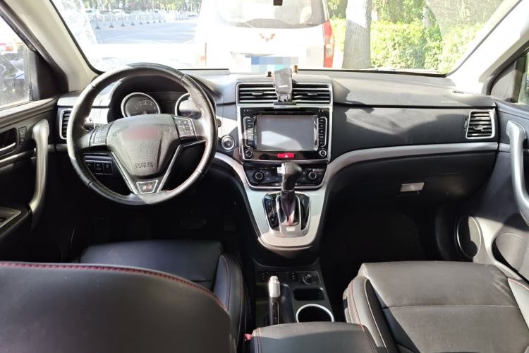 Used Haval H6 2015 Sport Edition 1.5T Automatic Two-Wheel Drive Luxury Model Center Console