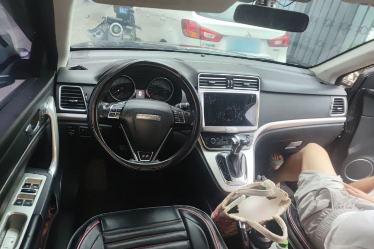 Used Haval H6 2015 Sport Edition 1.5T Automatic Two-Wheel Drive Luxury Model Center Console
