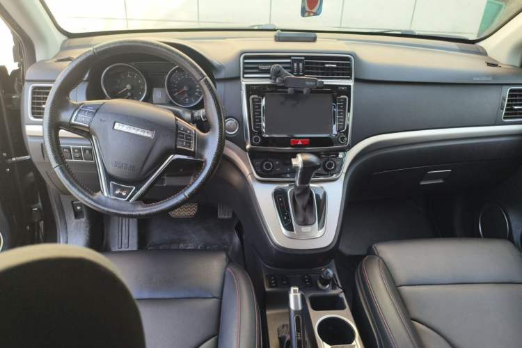 Used Haval H6 2015 Sport Edition 1.5T Automatic Two-Wheel Drive Luxury Model Center Console