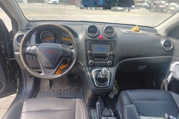 Used Haval H6 2015 Upgraded Model 1.5T Manual 4x4 Elite Version Center Console