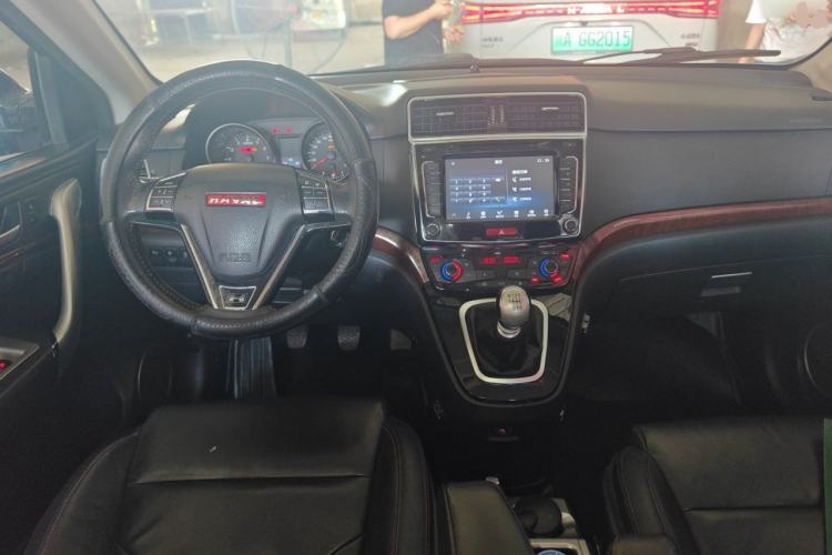 Used Haval H6 2015 Sport Edition 1.5T Manual Two-Wheel Drive Elite Model Center Console