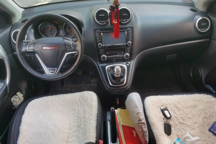 Used Haval H6 2015 Upgraded Model 1.5T Manual Two-Wheel Drive Elite Version Center Console