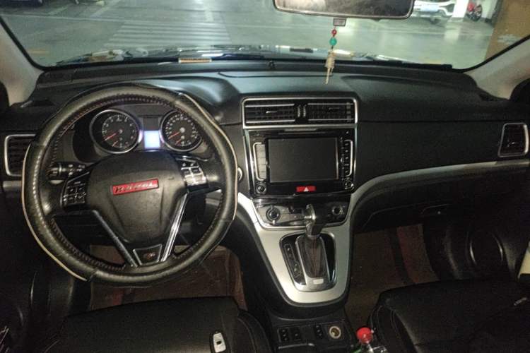 Used Haval H6 2015 Sport Edition 1.5T Automatic Two-Wheel Drive Luxury Model Center Console