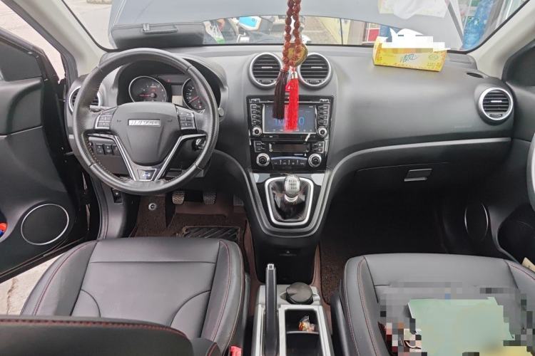 Used Haval H6 2015 Upgraded Model 1.5T Manual Two-Wheel Drive Elite Version Center Console