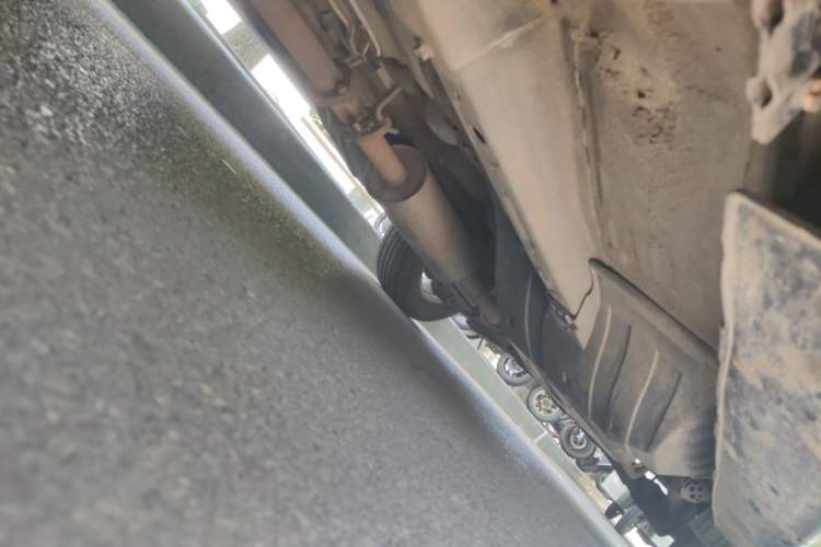 Used Haval H6 2015 Upgraded Model 1.5T Manual Two-Wheel Drive Elite Version Chassis Front Left
