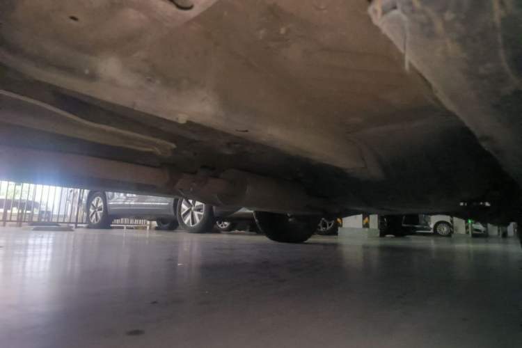 Used Haval H6 2015 Upgraded Model 1.5T Manual Two-Wheel Drive Elite Version Chassis Front Left