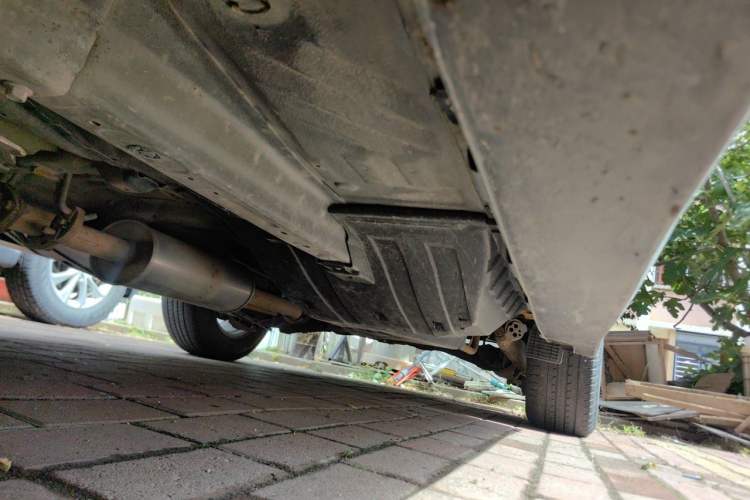Used Haval H6 2015 Upgraded Model 1.5T Manual Two-Wheel Drive Elite Version Chassis Front Left