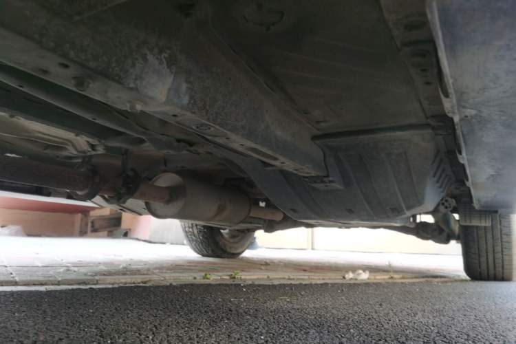 Used Haval H6 2015 Upgraded Model 1.5T Manual Two-Wheel Drive Elite Version Chassis Front Left