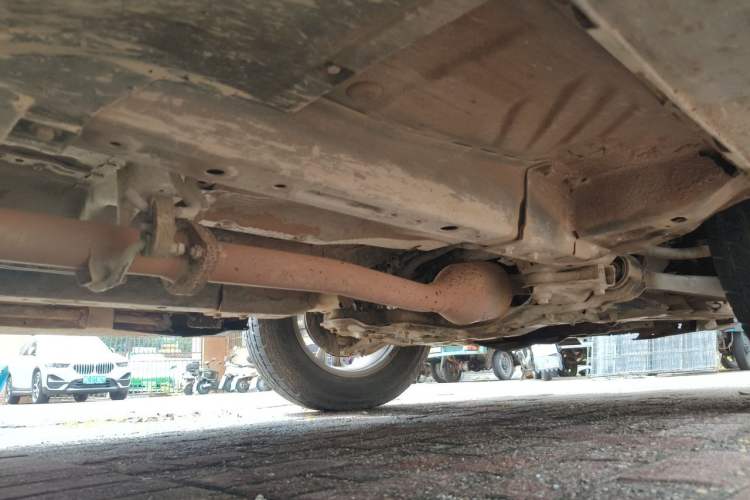 Used Haval H6 2015 Upgraded Model 1.5T Manual Two-Wheel Drive Elite Version Chassis Front Right
