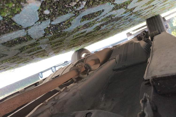Used Haval H6 2015 Upgraded Model 1.5T Manual Two-Wheel Drive Elite Version Chassis Front Right