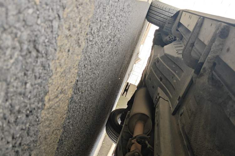 Used Haval H6 2015 Sport Edition 1.5T Manual Two-Wheel Drive Elite Model Chassis Front Right