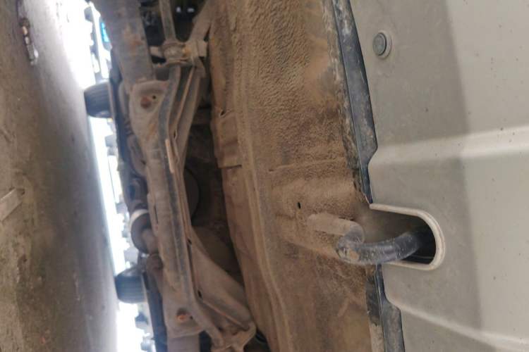 Used Haval H6 2015 Upgraded Model 1.5T Manual Two-Wheel Drive Elite Version Chassis Rear