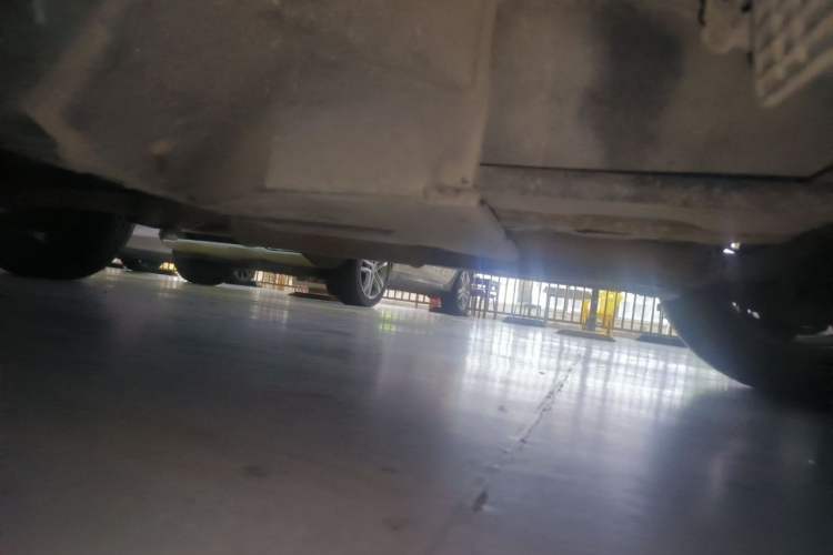Used Haval H6 2015 Upgraded Model 1.5T Manual Two-Wheel Drive Elite Version Chassis Rear Left