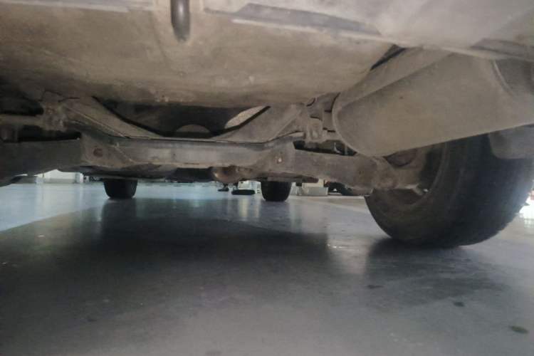 Used Haval H6 2015 Upgraded Model 1.5T Manual Two-Wheel Drive Elite Version Chassis Rear