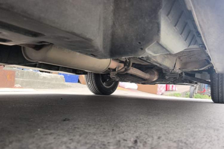 Used Haval H6 2015 Upgraded Model 1.5T Manual Two-Wheel Drive Elite Version Chassis Rear Right