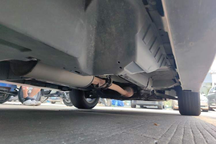 Used Haval H6 2015 Upgraded Model 1.5T Manual Two-Wheel Drive Elite Version Chassis Rear Right