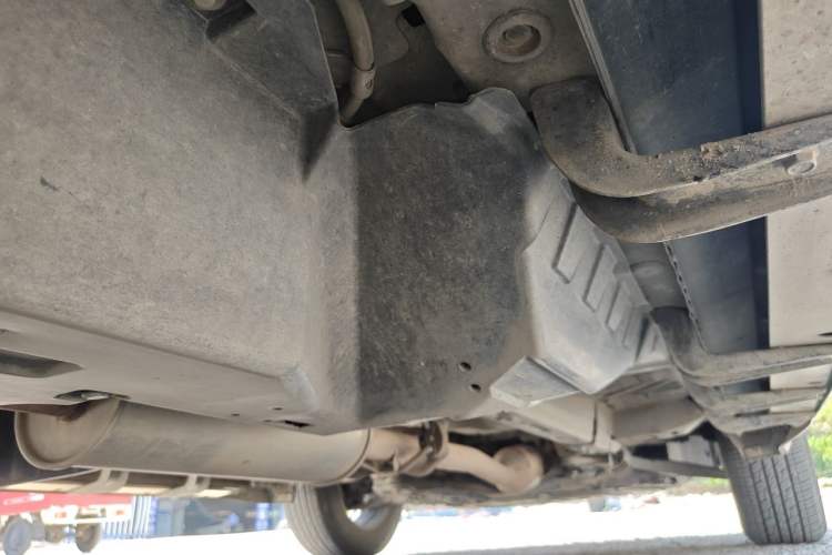 Used Haval H6 2015 Revised Version Sport Edition 1.5T Manual Transmission Two-Wheel Drive Elite Grade Chassis Rear Right