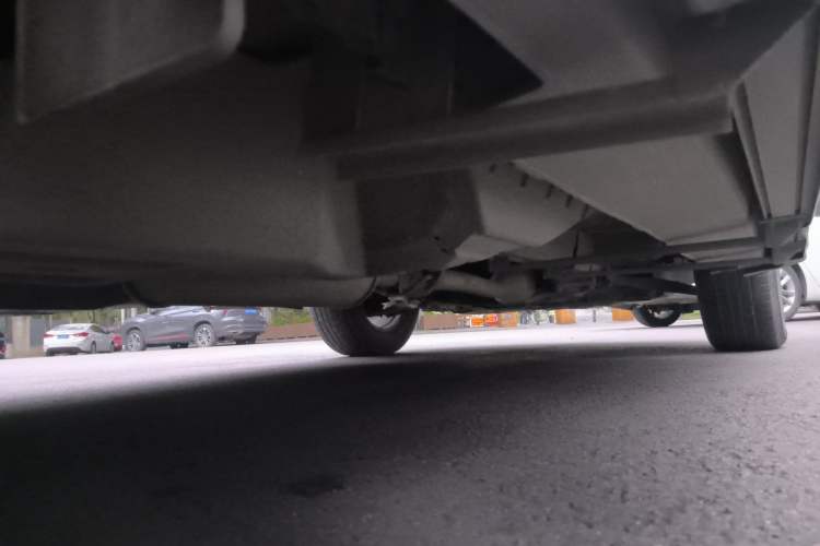 Used Haval H6 2015 Upgraded Model 1.5T Manual Two-Wheel Drive Elite Version Chassis Rear Right