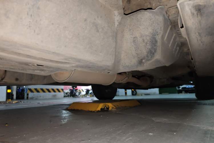 Used Haval H6 2015 Upgraded Model 1.5T Manual Two-Wheel Drive Elite Version Chassis Rear Right