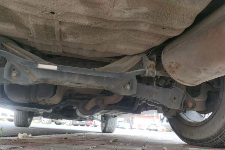 Used Haval H6 2015 Upgraded Model 1.5T Manual Two-Wheel Drive Elite Version Chassis Rear