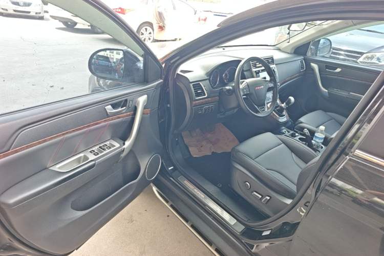 Used Haval H6 2015 Revised Version Sport Edition 1.5T Manual Transmission Two-Wheel Drive Elite Grade Driver Seat