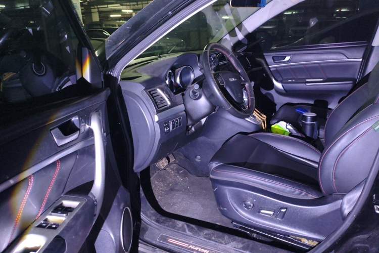 Used Haval H6 2015 Sport Edition 1.5T Automatic Two-Wheel Drive Luxury Model Driver Seat