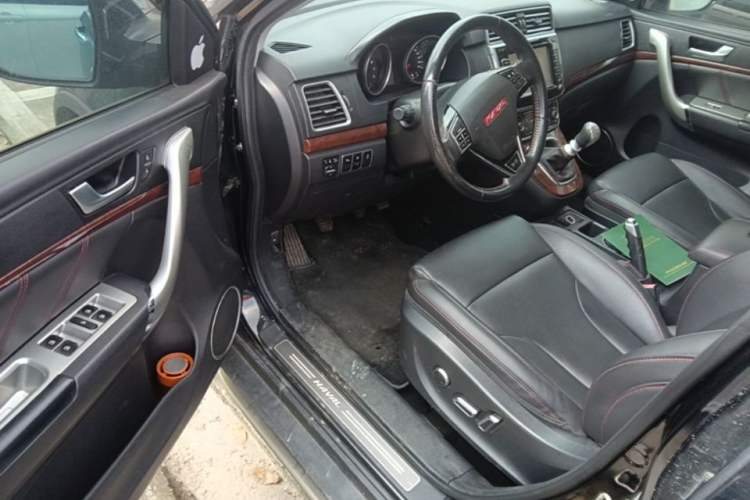 Used Haval H6 2015 Revised Version Sport Edition 1.5T Manual Transmission Two-Wheel Drive Elite Grade Driver Seat