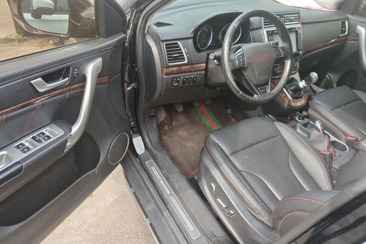 Used Haval H6 2015 Revised Version Sport Edition 1.5T Manual Transmission Two-Wheel Drive Elite Grade Driver Seat