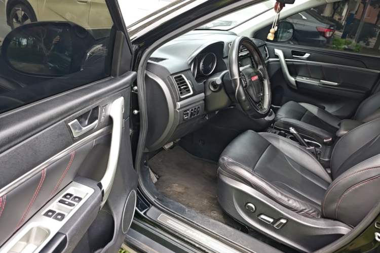 Used Haval H6 2015 Sport Edition 1.5T Automatic Two-Wheel Drive Luxury Model Driver Seat