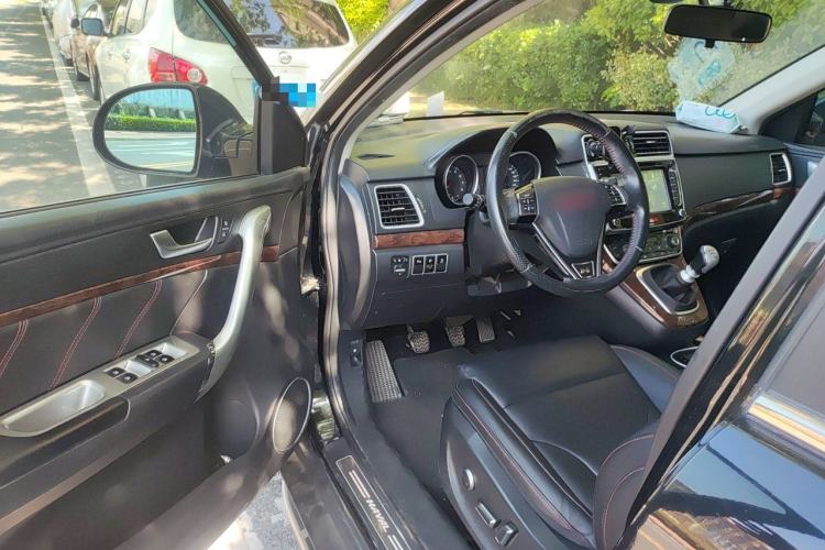 Used Haval H6 2015 Revised Version Sport Edition 1.5T Manual Transmission Two-Wheel Drive Elite Grade Driver Seat
