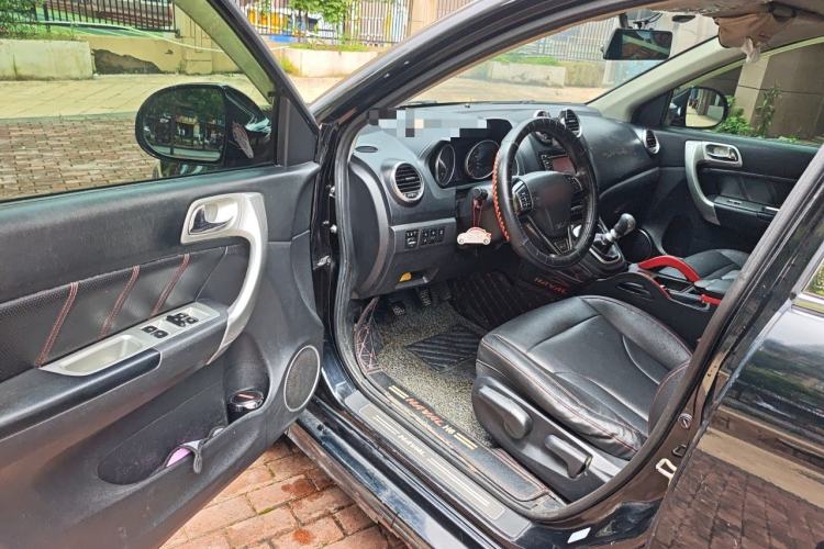 Used Haval H6 2015 Upgraded Model 1.5T Manual Two-Wheel Drive Elite Version Driver Seat