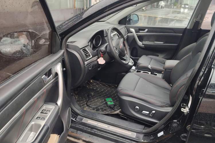 Used Haval H6 2015 Sport Edition 1.5T Automatic Two-Wheel Drive Luxury Model Driver Seat